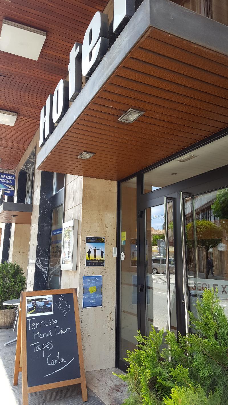 Hotel Segle XX Tremp Exterior photo