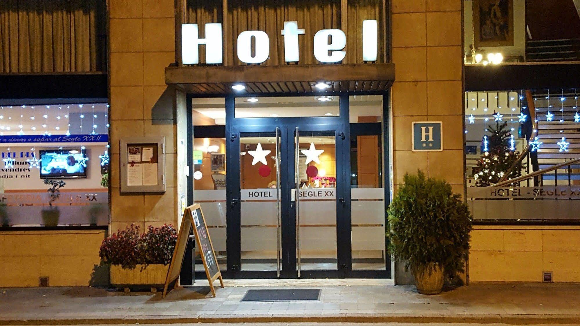 Hotel Segle XX Tremp Exterior photo