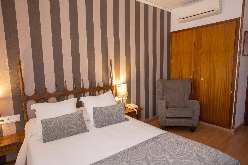 Hotel Segle XX Tremp Exterior photo